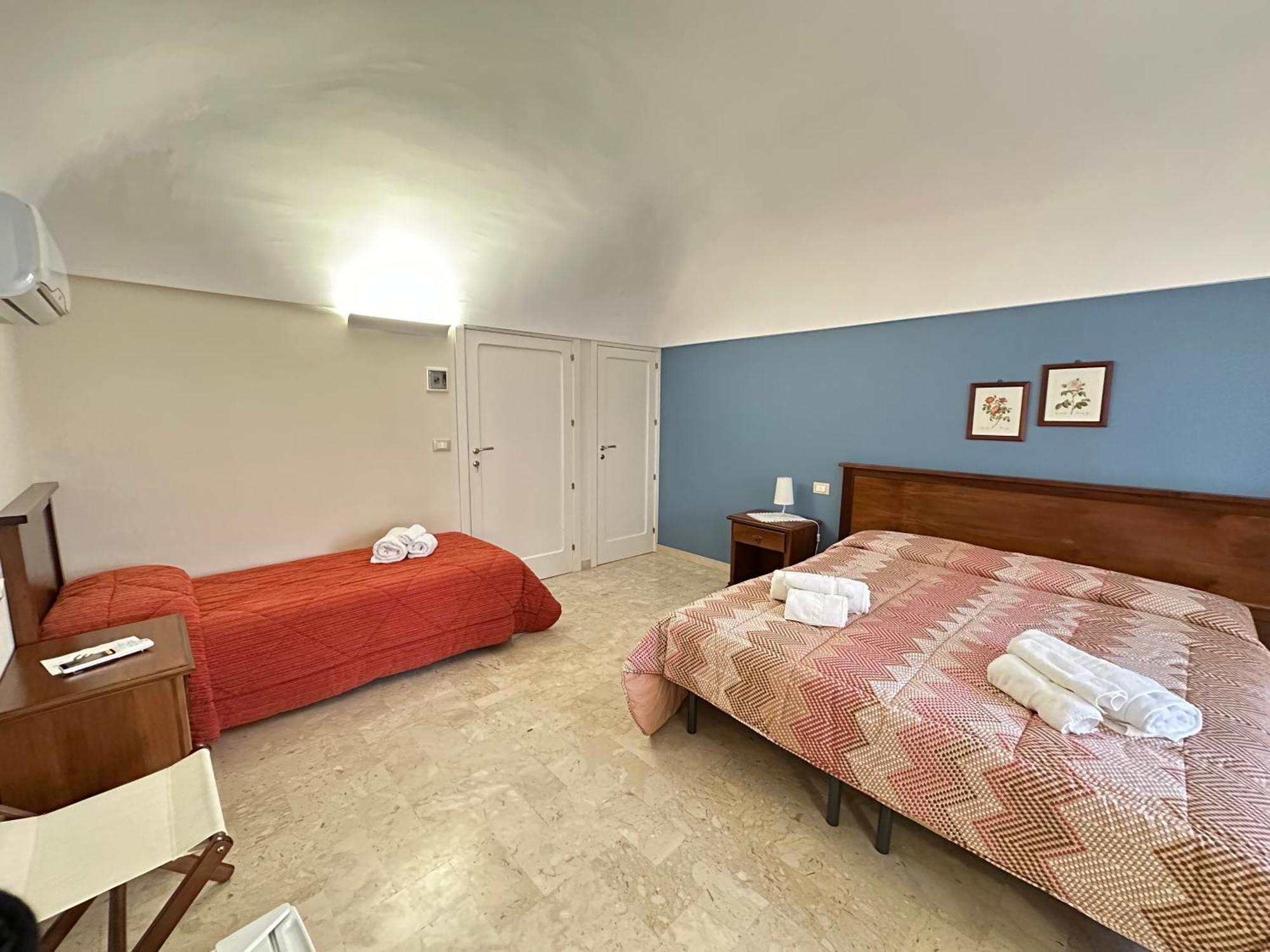 Historic B&B Apartments Home Chiaramonte Gulfi Buitenkant foto
